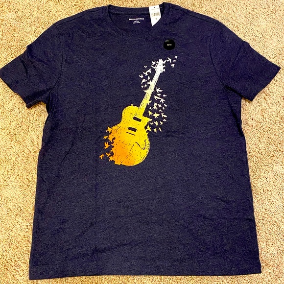 🎸 Banana Republic Men’s Guitar T-Shirt NWT